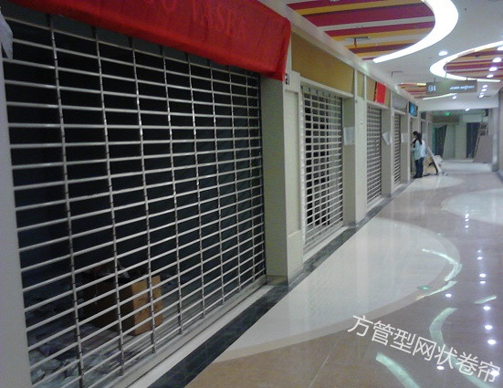 方管型網(wǎng)狀卷簾門(mén)案例